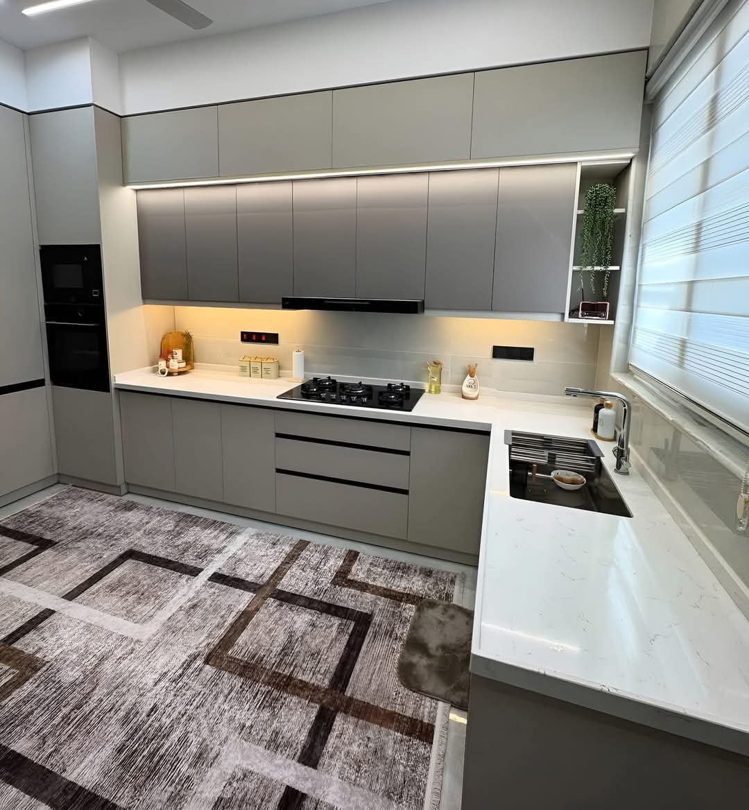 Rénovation cuisine & salon – Travaux sanitaires et toiture